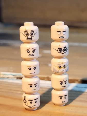 Lott med Minifigurhoder 10 stykk